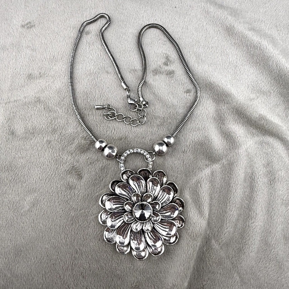 Estate Flower Necklace Silver Tone Rhinestone Snake Chain Floral Charm 18in